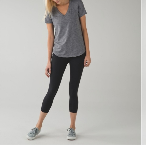 lululemon athletica Pants - LULULEMON Activewear Wunder Under Crop Black sz 8